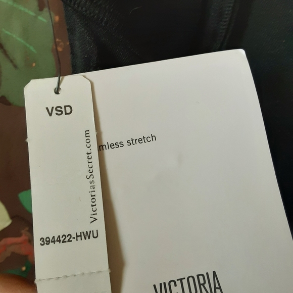 VICTORIA SPORT XS Extra Petite Seamless Stretch Active Onesie - Picture 11 of 11